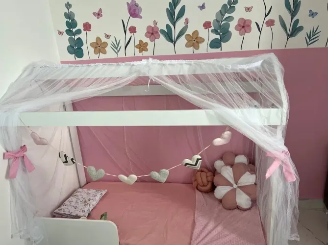 Cama montessoriana infantil, muito consevada