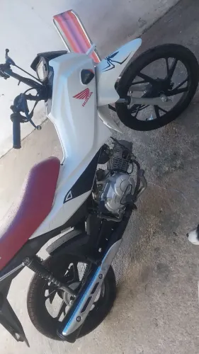 Pop 110 moto conservada