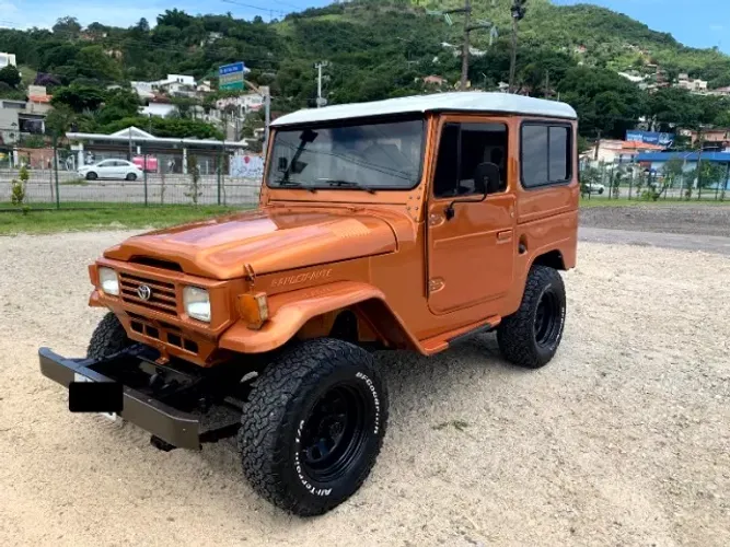 Toyota Band.Jipe Cap.de Aço Chas. Curto Diesel 1995