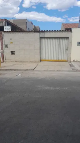 Vendo uma casa