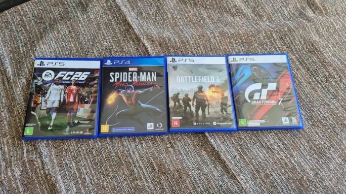 PS5 MÍDIA FÍSICA POUCOS MESES DE USO 