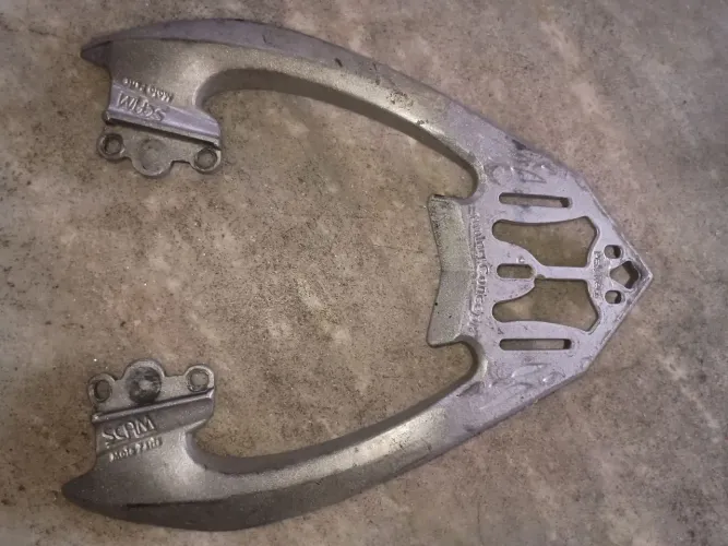 Suporte para bagageiro/baú