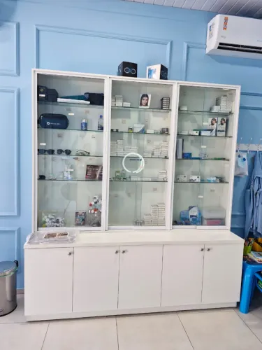 Armário Planejado com Vidro 