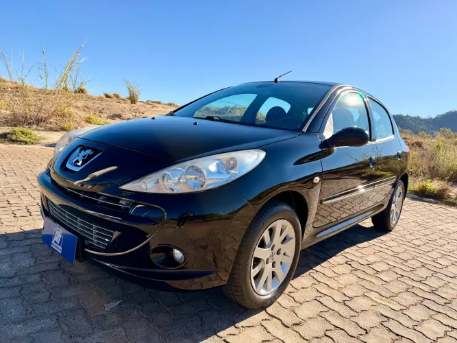 Peugeot 207 XR Sport 1.4 Flex 8V 5P 2013