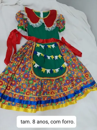Vestido Junino, ótimo acabamento com cores vivas para brincar o São João! Veste até 8 anos