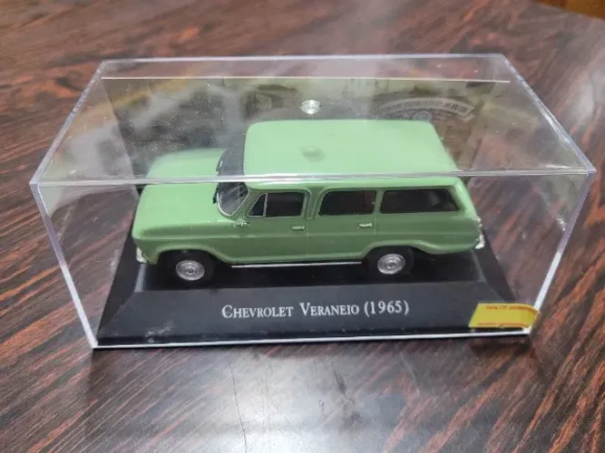 Chevrolet Veraneio 1965 - Coleção Carros Inesquecíveis do Brasil - Carrinho Miniatura 1/43