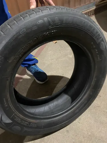Pneu 205 / 60 R15 usado
