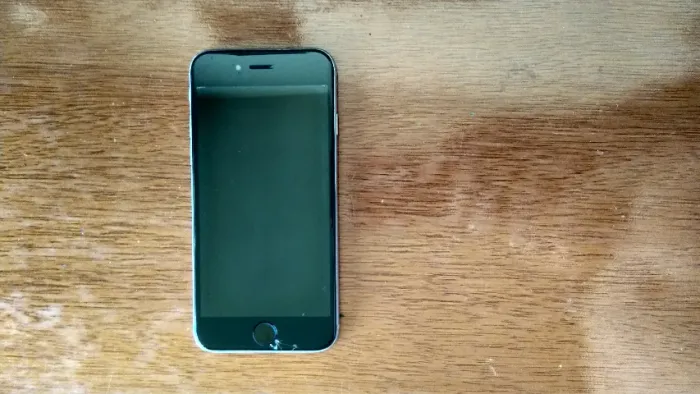 iPhone 6,Liga Não Carrega,Pequena Trinca na tela