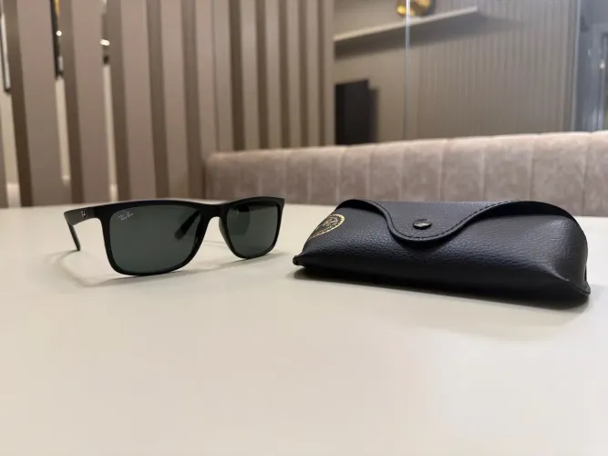 ÓCULOS MASCULINO RAYBAN SEMI NOVO