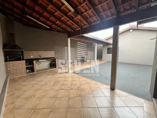 Casa com 4 Quartos à Venda no Jardim Petrópolis Bauru SP