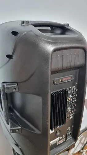 Caixa de som profissional 