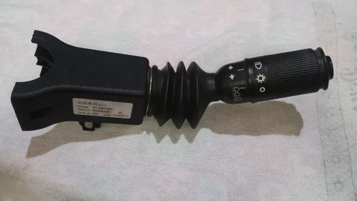 SELETORA DE MARCHA ORIGINAL DA RETRO ESCAVADEIRA XCMG + CHAVE SELETORA DIREITA FAROL