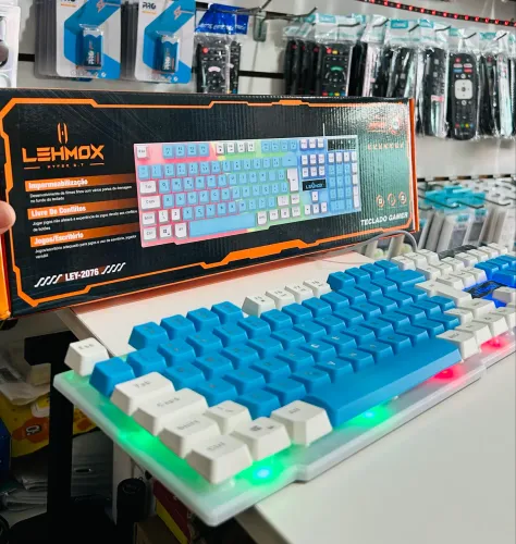 Teclado Gamer Lehmox para computador Led RGB - com fio