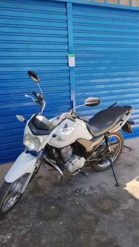 VENDO OU TROCO CG 125i EM DIAS