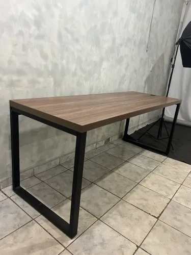 MESA PARA ESCRITÓRIO 2M