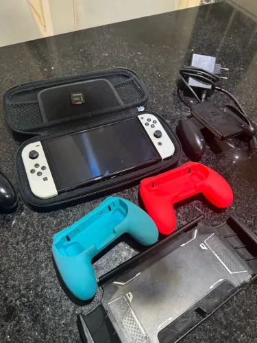Nintendo switch oled - com acessórios e cartão sd