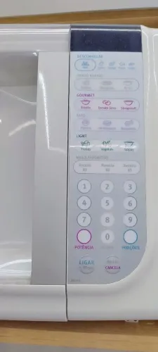 Microondas funcionando porém quando abre ele o prato começa ah gira