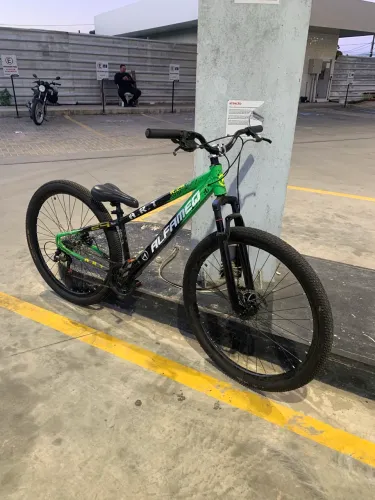 Bicicleta Alfameq 29 semi nova !