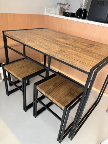 Mesa de jantar industrial 
