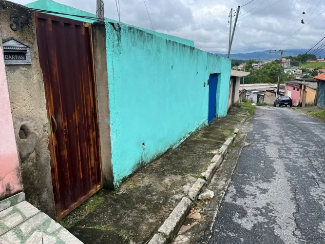 Lote de 40 m2. 35 mil com um comôdo de telha com banheiro construído 