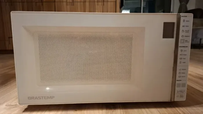 FORNO MICROONDAS BRASTEMP BRANCO 32L 110V