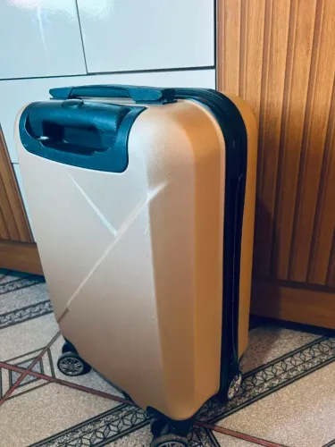 Vendo mala de viagem,100 reais - sou do jardim Palmares - Nova Iguaçu