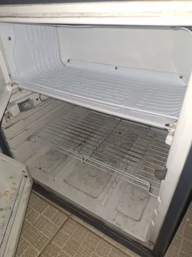Vendo geladeira elber 85litros