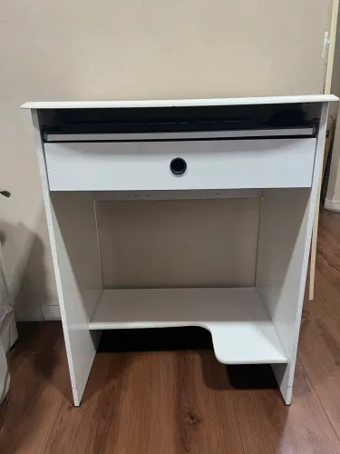Mesa para computador com Cadeira