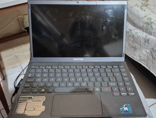 Notebook Positivo Motion 4GB RAM 64GB - Perfeito para Estudos e Tarefas Básicas