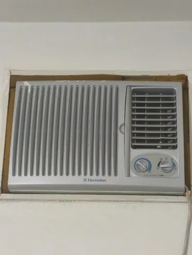 Ar Condicionado de Janela Electrolux 7500 btus 220v