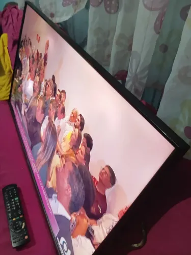 TV Smart Samsung 40 Polegadas - Com Controle e Pezinhos
