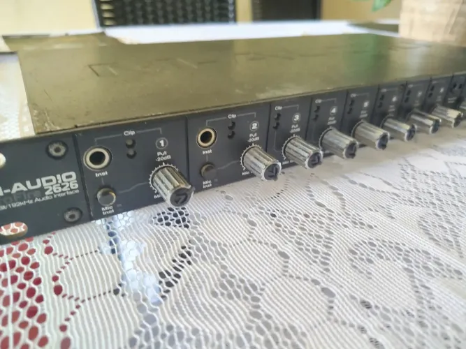 Interface de áudio M-audio 2626