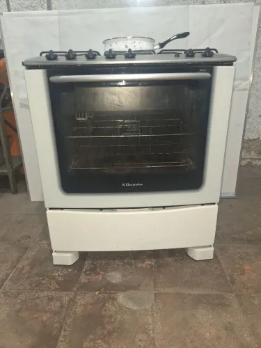 FOGÃO ELECTROLUX 5 BOCAS USADO EM BOAS CONDIÇÕES GÁS DE RUA