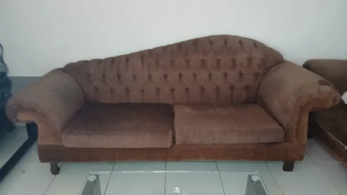 Sofá modelo Clássico de 3 ligares 