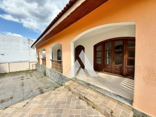 Casa com 5 quartos à venda, 400 m² por R$ 849.800 - Centro - Itapetininga/SP