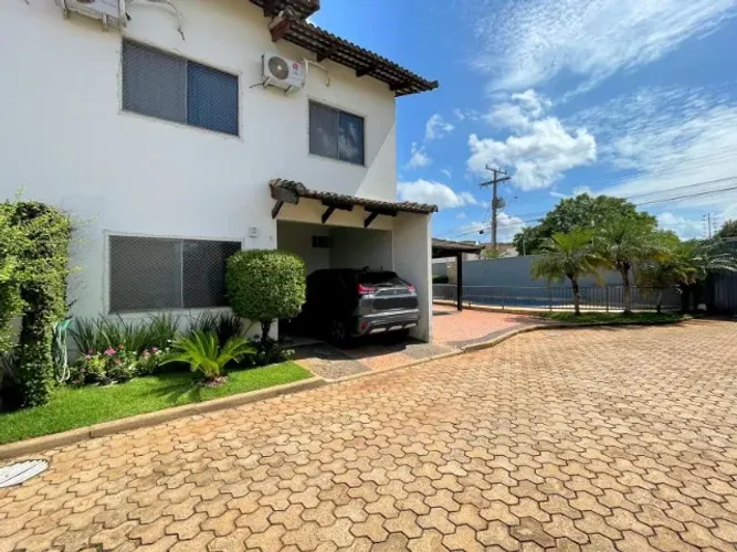 Sobrado na 108 Norte, 3 quartos + 1, condomínio