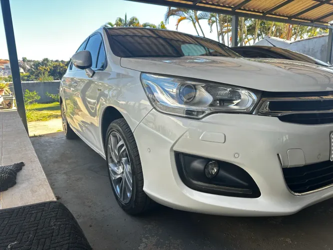 Citroen C4 Lounge Exclusive 1.6 Turbo 4P Aut. 2014