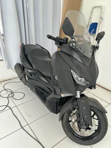 Vendo moto YAMAHA/XMAX 
