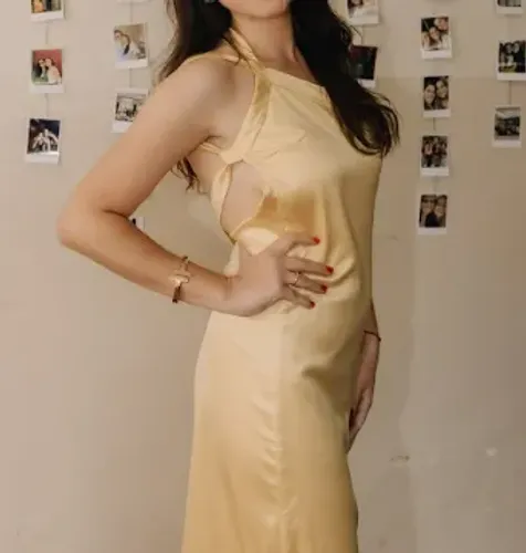 Vestido de festa amarelo manteiga