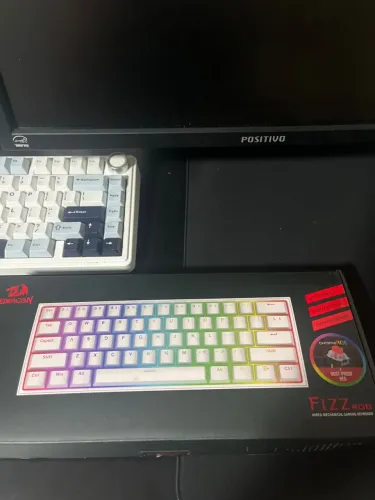 Teclado mecânico Redragon Fizz switch red