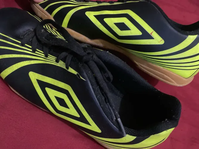 Tênis futsal umbro