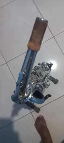 Saxofone eagle prateado