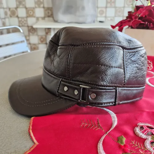 Boné de Beisebol, de couro, novo.