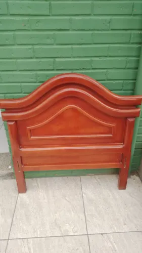 Cama de solteiro mogno