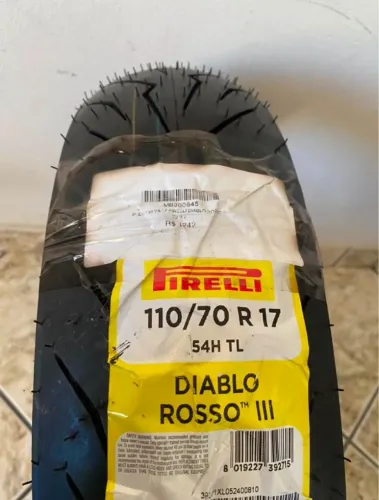 Pneu Dianteiro Pirelli Diablo Rosso III 110/70 R17