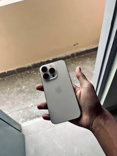 IPHONE 16 PRO