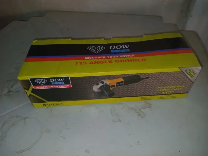 Vendo essa lixadeira nova na caixa 