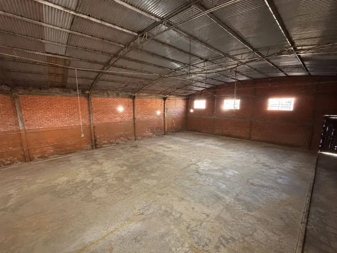 Prédio de 794,05 m² + Galpão de 1.084,65 m² em Barreiros - OPORTUNIDADE