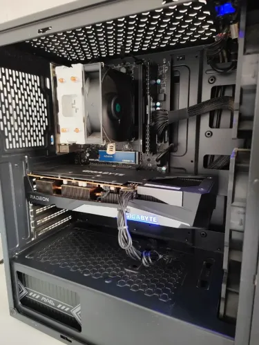 Kit Upgrade R5 5600 + B450M + 16GB RAM