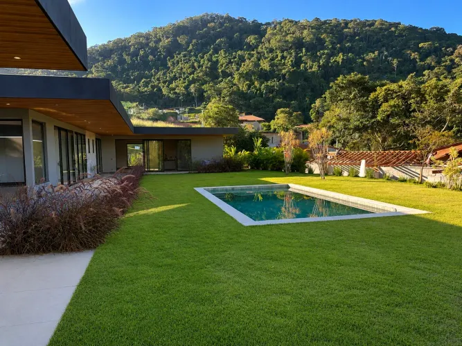 Casa Contemporânea e bucólica em Secretário